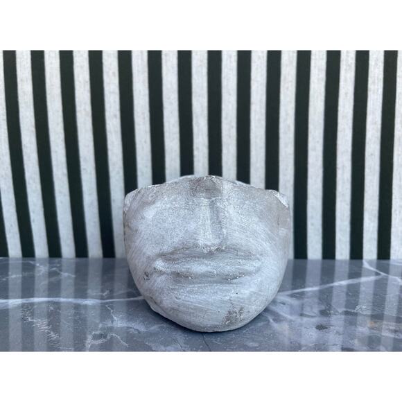 Cement Face Planter - Picture 8 of 8